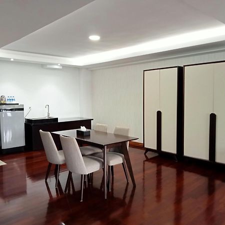 יאנגון Myanmar Life Hotel מראה חיצוני תמונה