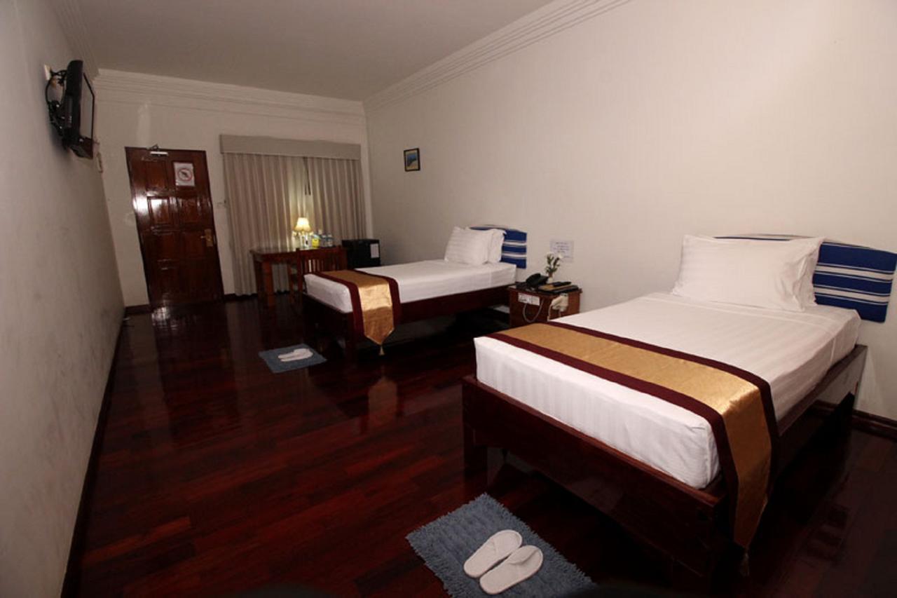 יאנגון Myanmar Life Hotel מראה חיצוני תמונה