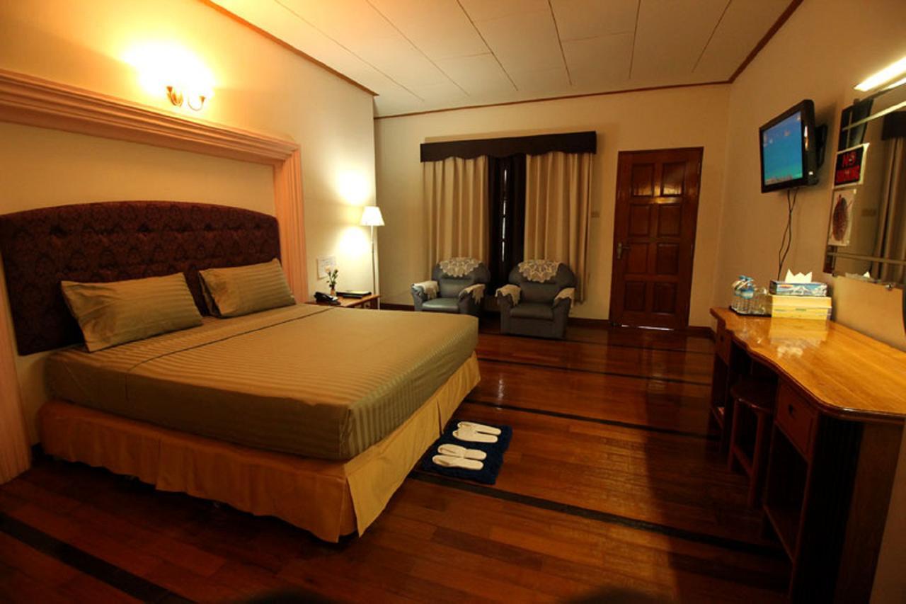 יאנגון Myanmar Life Hotel מראה חיצוני תמונה